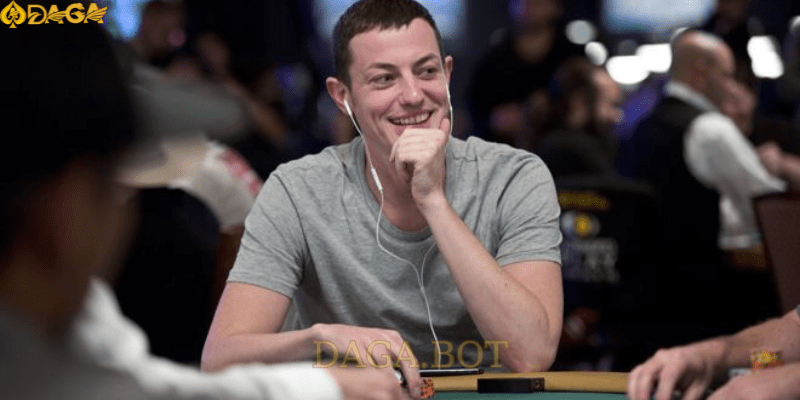 Tìm hiểu về tiểu sử huyền thoại Poker Tom Dwan